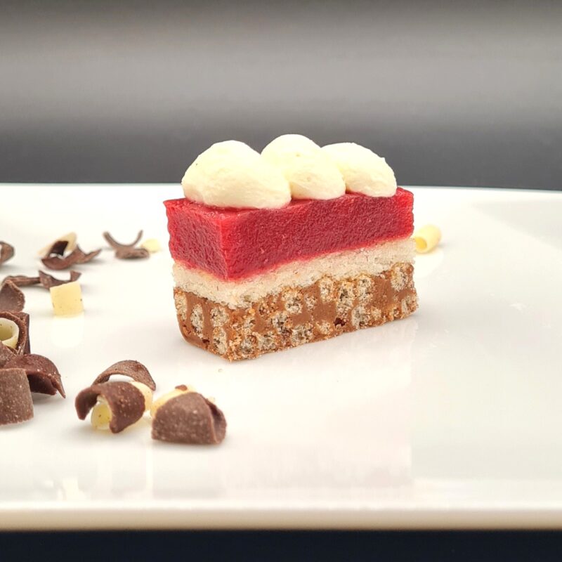 Barre chocolat croustillant, framboise, chocolat blanc