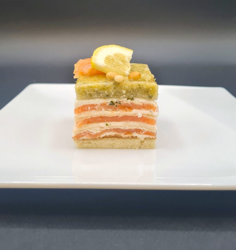 millefeuille saumon, gelée de pesto et citron