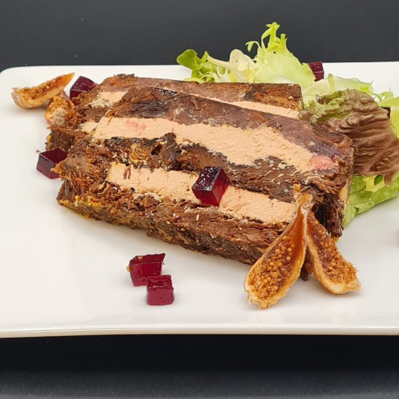 Pressé de bœuf au foie gras, gelée d’échalotes confites à la Trouspinette